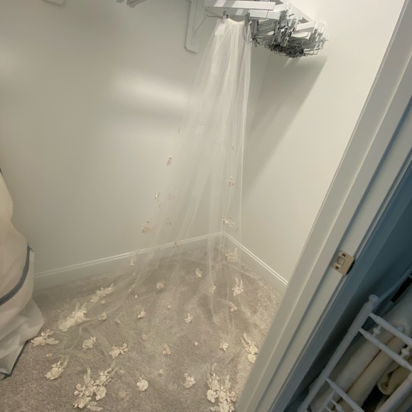 Wedding Veil - Picture 4 of 4